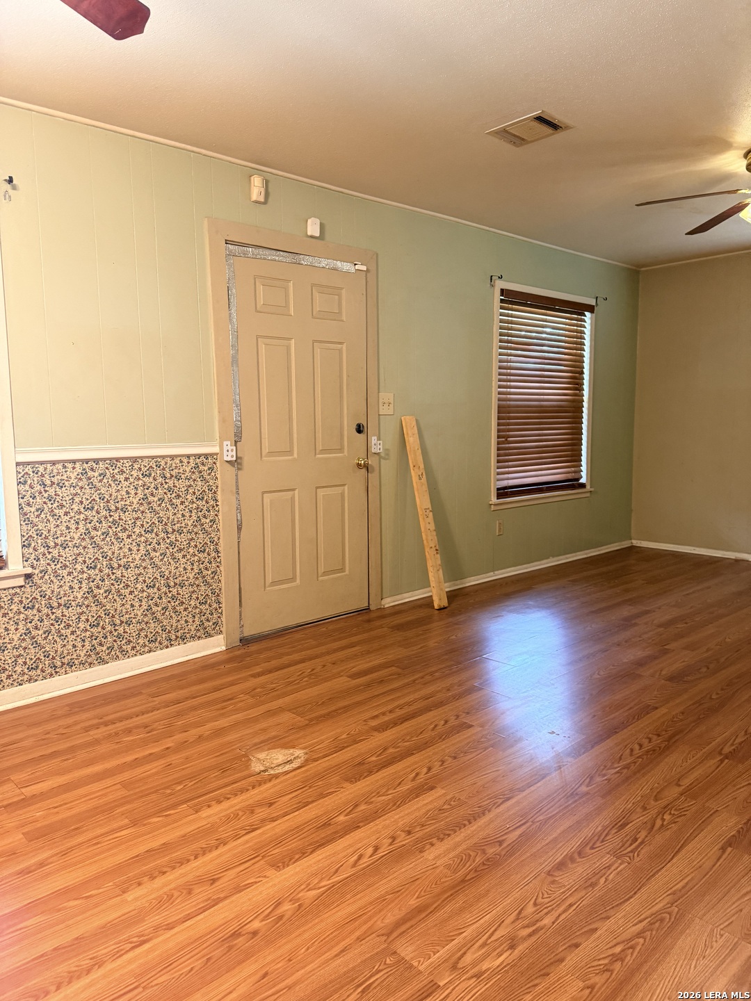 1203 Vivian Street Pleasanton TX 78064