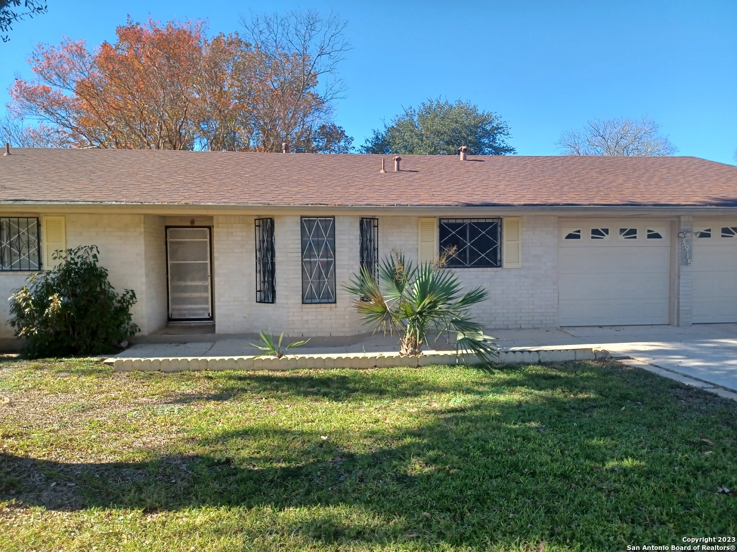 3915 Meadow Ridge Street San Antonio TX 78210
