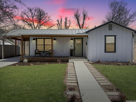 606 Harper Street Kerrville TX 78028