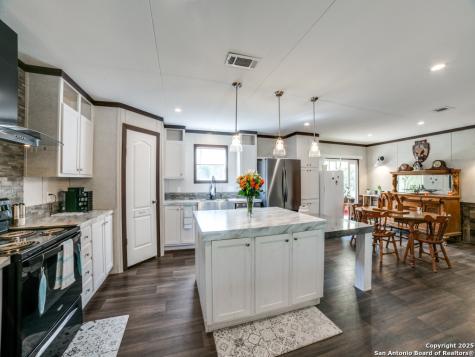 825 Valley Vista Road Tarpley TX 78883