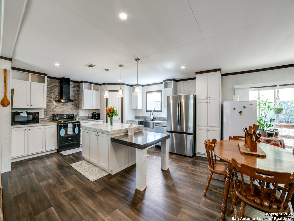 825 Valley Vista Road Tarpley TX 78883