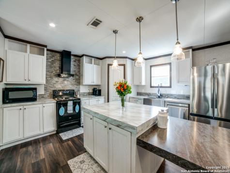 825 Valley Vista Road Tarpley TX 78883