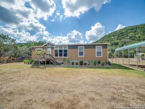 825 Valley Vista Road Tarpley TX 78883