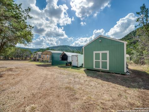 825 Valley Vista Road Tarpley TX 78883