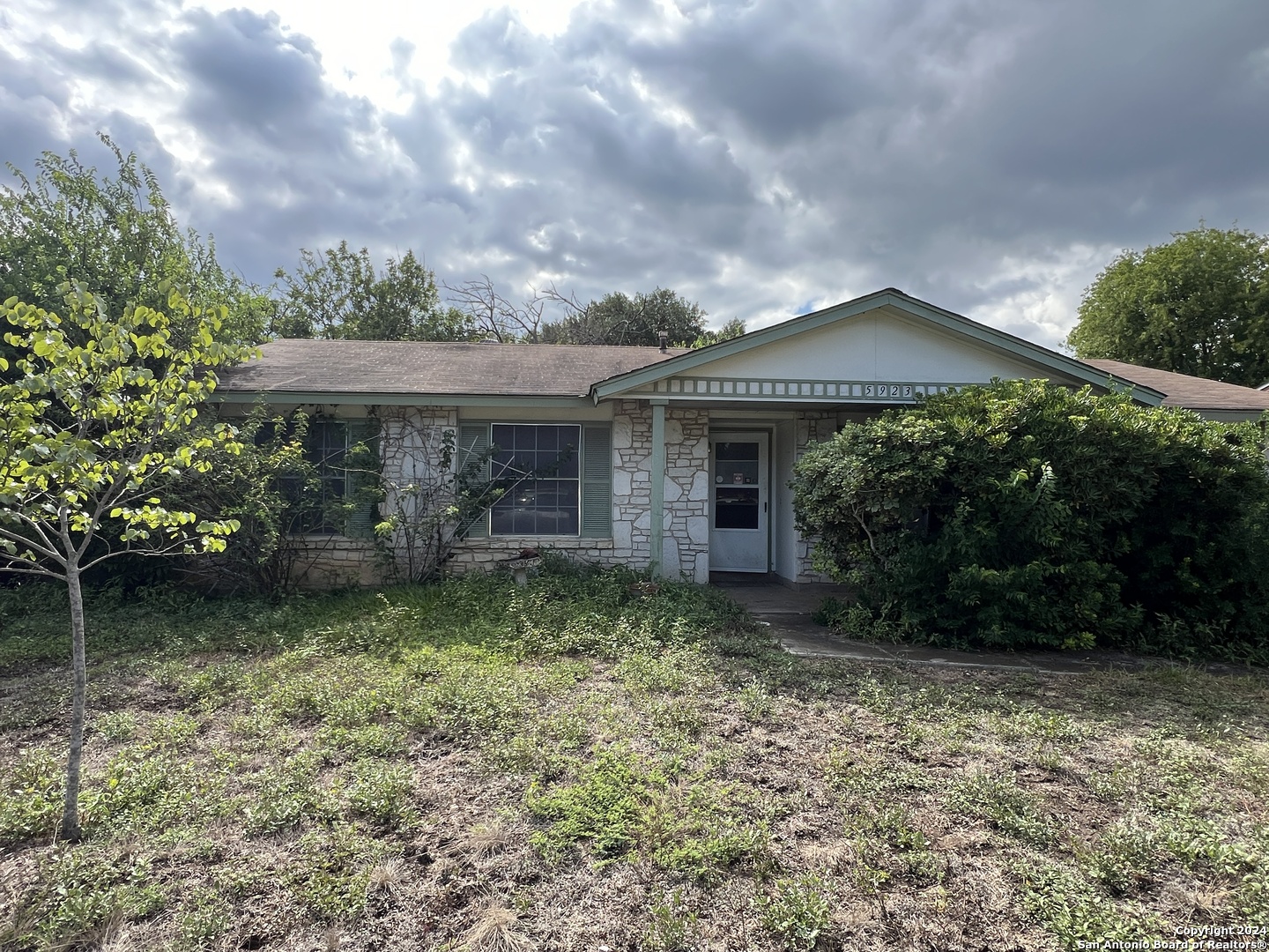 5923 Cliff Rock Drive San Antonio TX 78250
