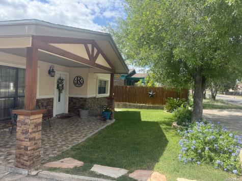 783 Trinity Street Eagle Pass TX 78852