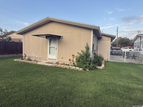 783 Trinity Street Eagle Pass TX 78852