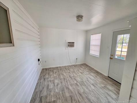 201 Zanderson Avenue Jourdanton TX 78026