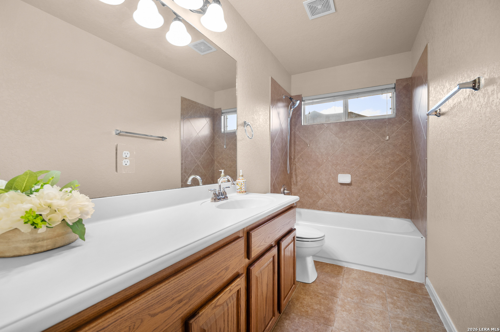 1008 Magellan Windcrest TX 78239