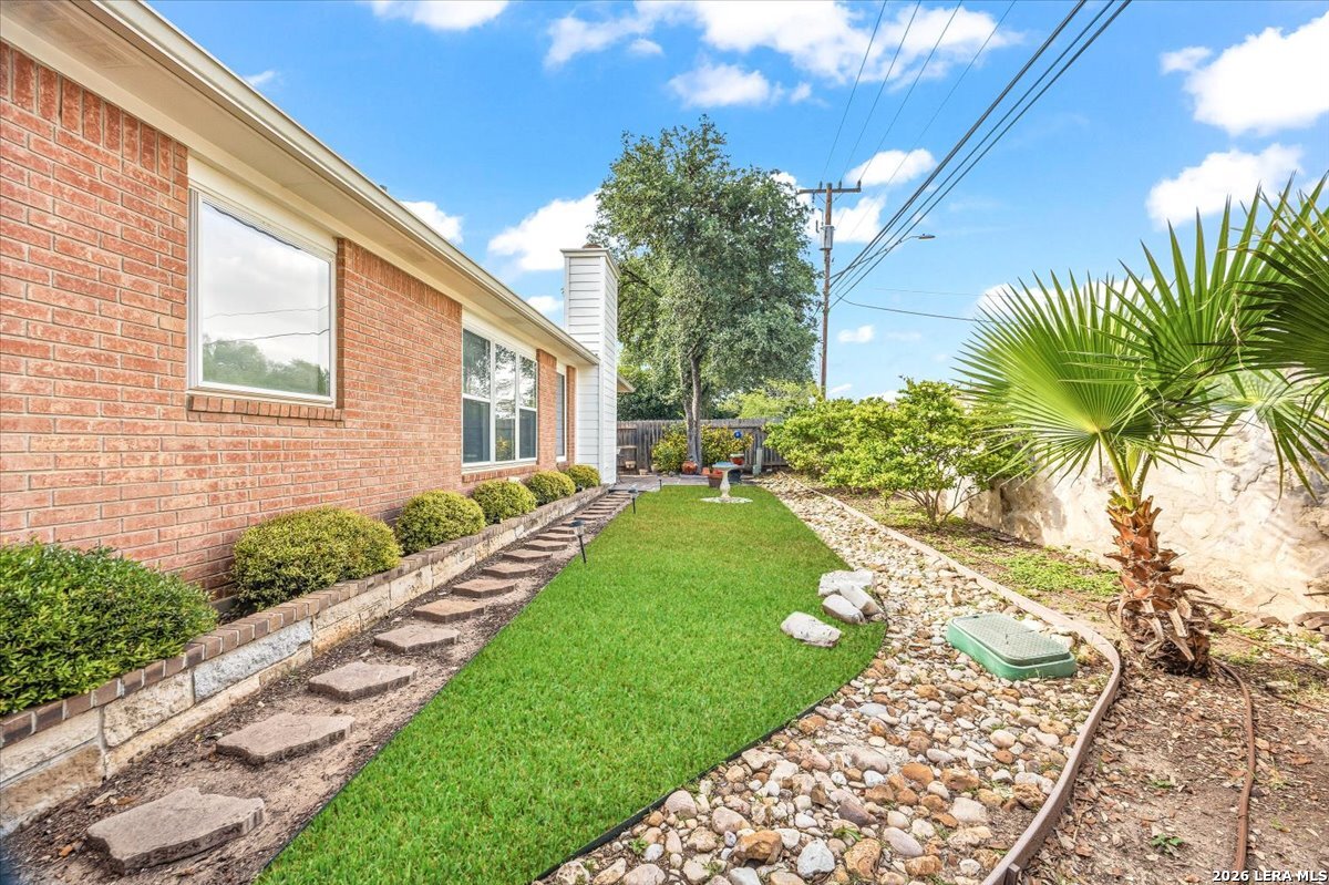 17202 Blanco Oaks San Antonio TX 78248