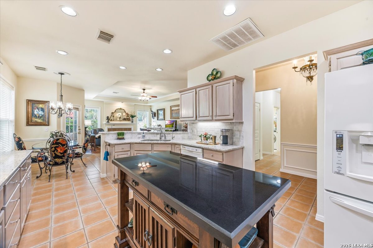 17202 Blanco Oaks San Antonio TX 78248