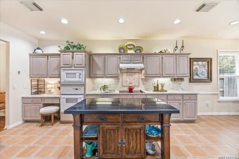 17202 Blanco Oaks San Antonio TX 78248
