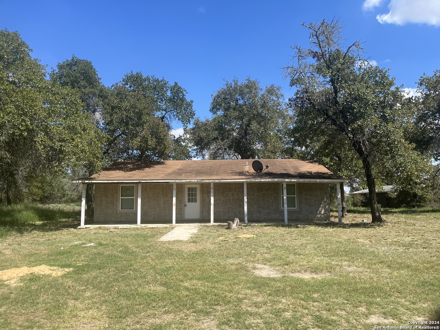 38 N 3rd Street Somerset TX 78069