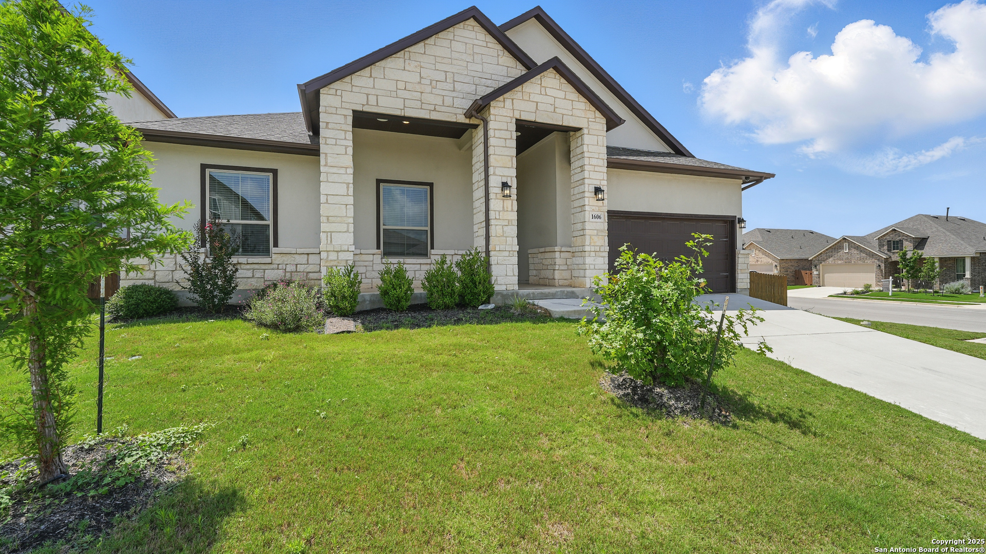 1606 Folk Victorian New Braunfels TX 78132