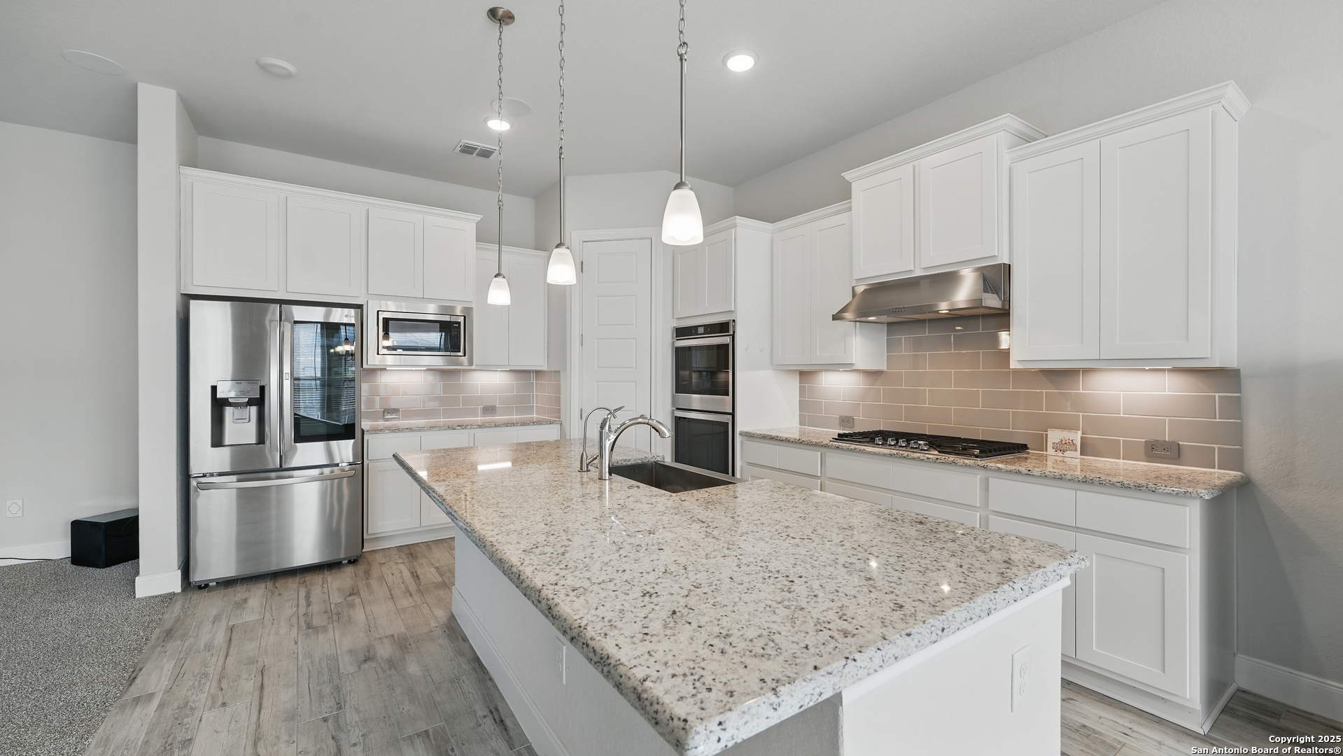 1606 Folk Victorian New Braunfels TX 78132
