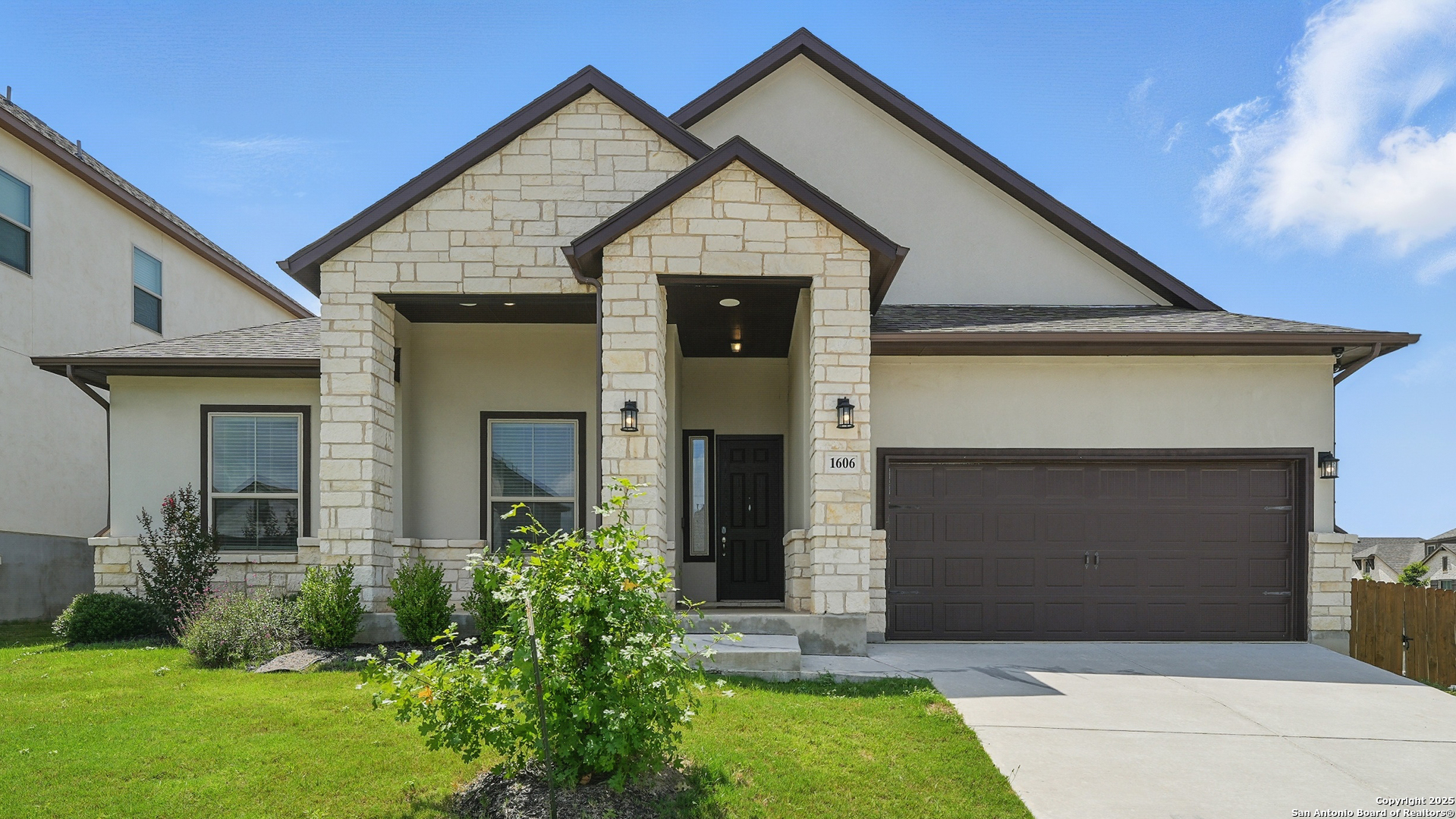 1606 Folk Victorian New Braunfels TX 78132