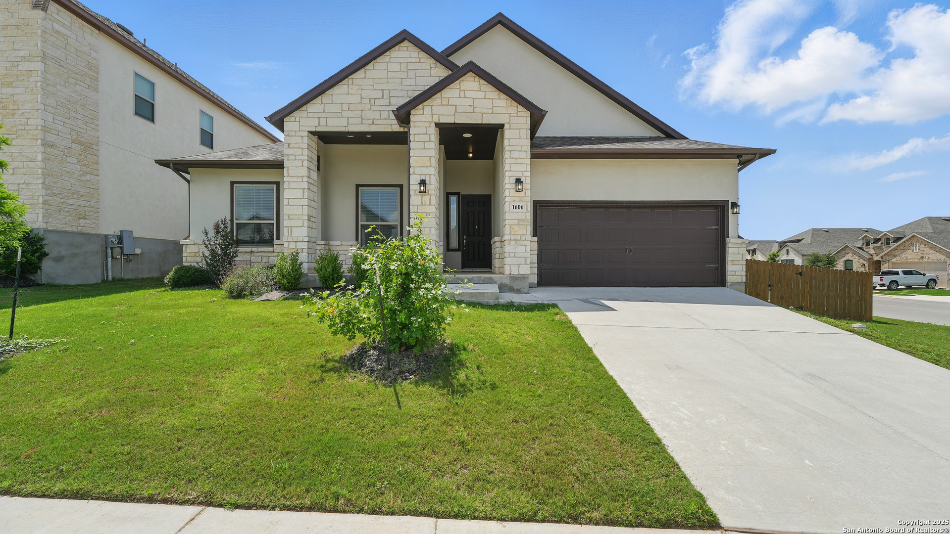 1606 Folk Victorian New Braunfels TX 78132