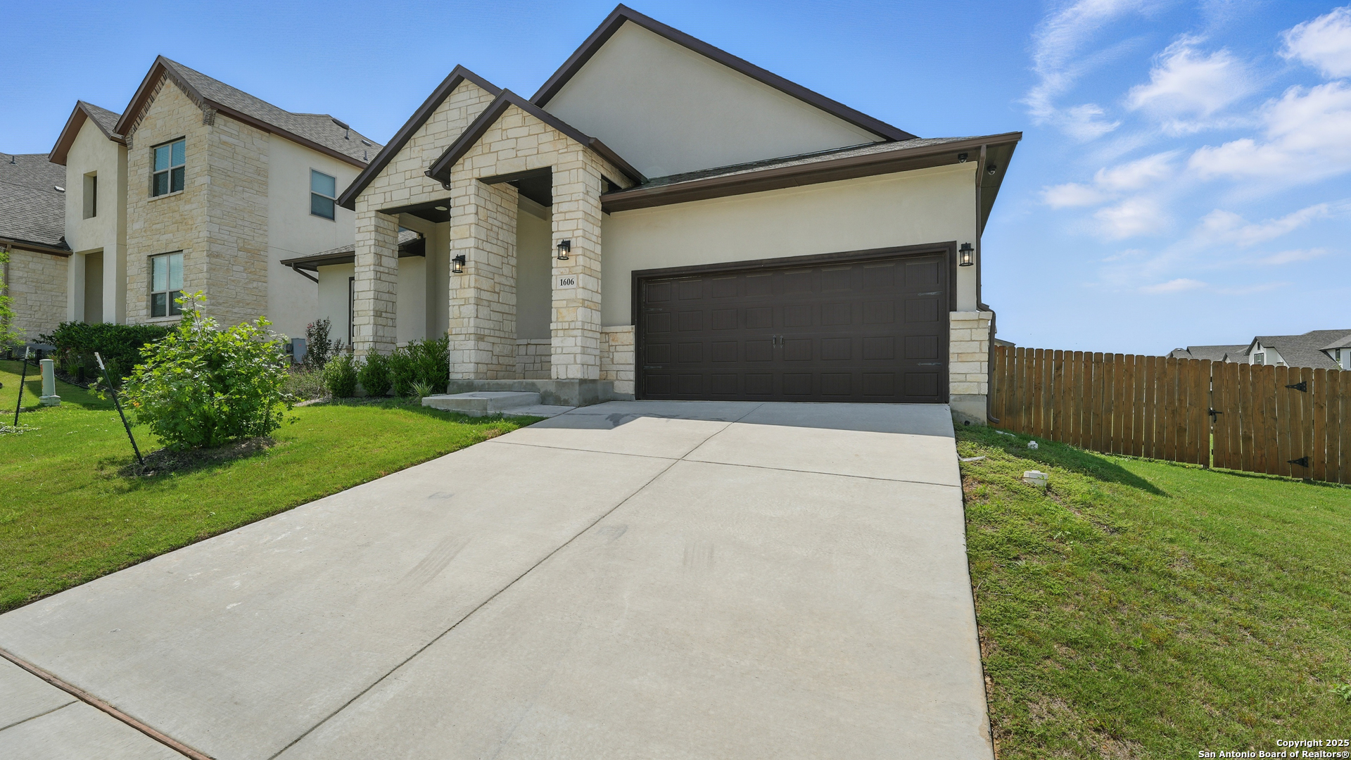 1606 Folk Victorian New Braunfels TX 78132