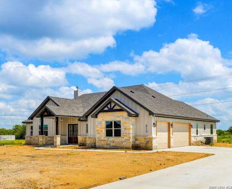 313 Farmhouse Drive Marion TX 78124