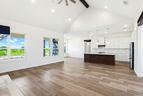 313 Farmhouse Drive Marion TX 78124