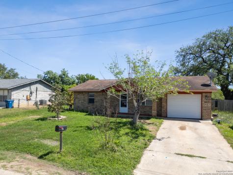 616 Mimosa Drive Floresville TX 78114