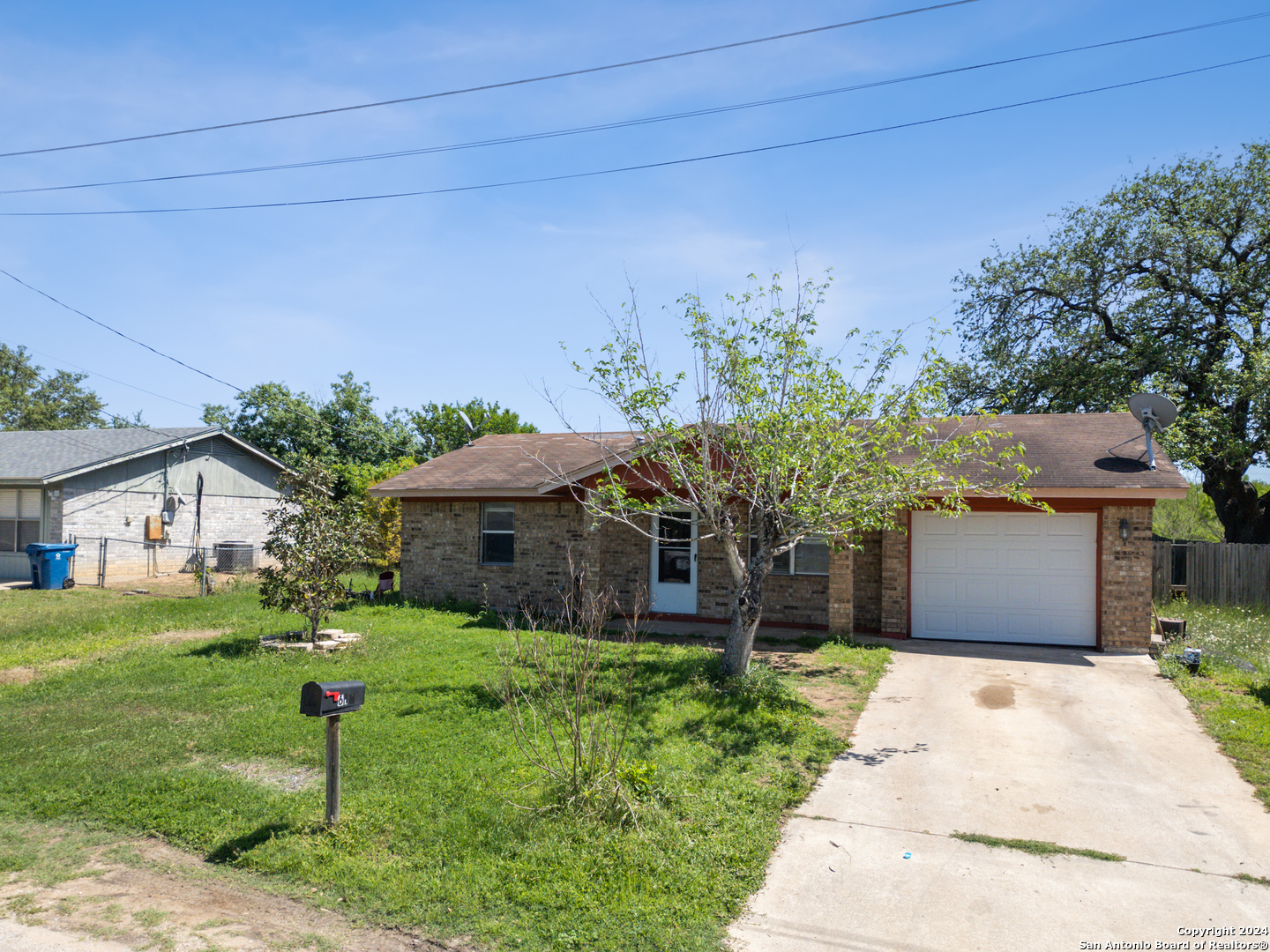 616 Mimosa Drive Floresville TX 78114