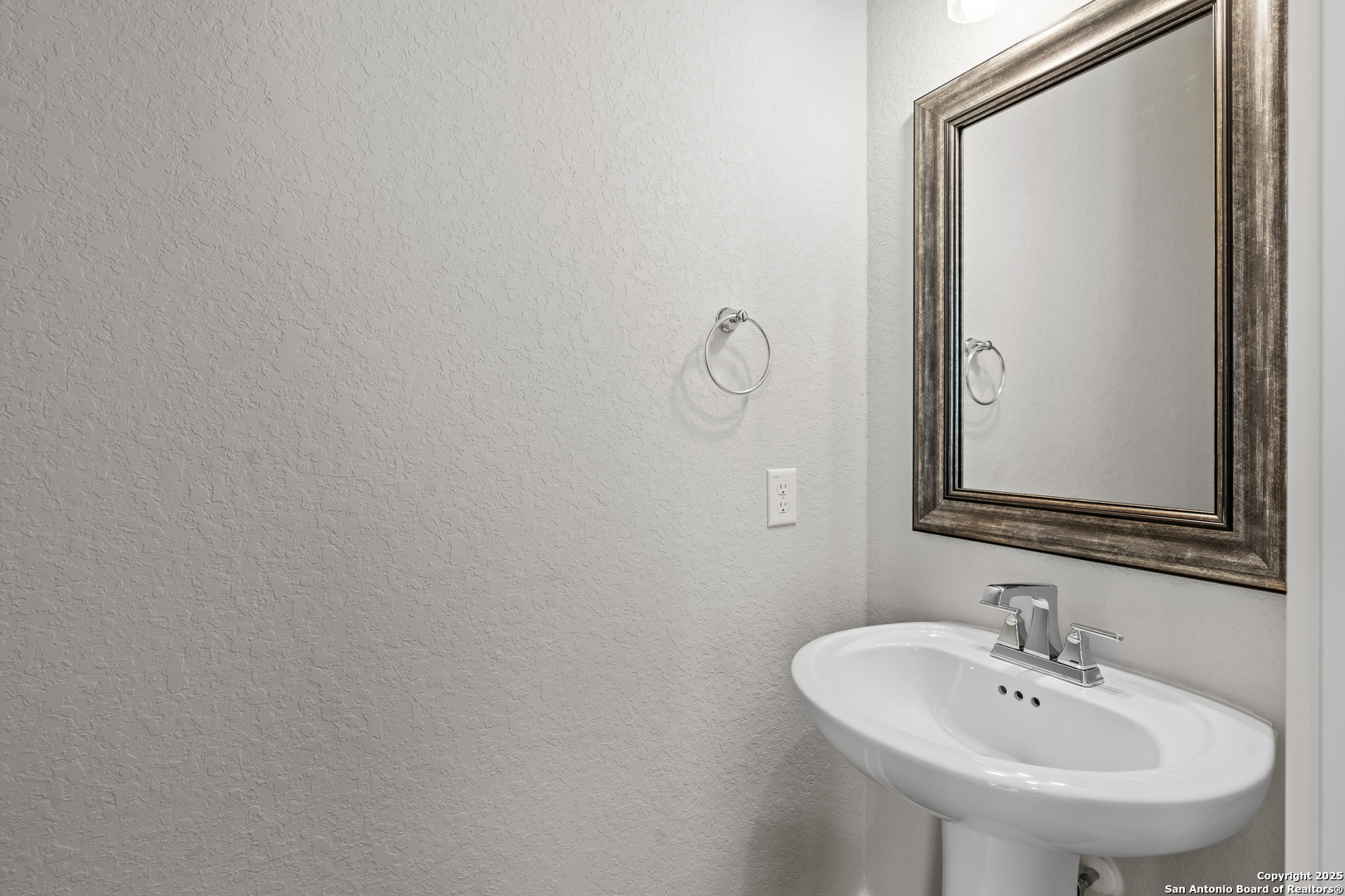 318 Vamanos Boerne TX 78006