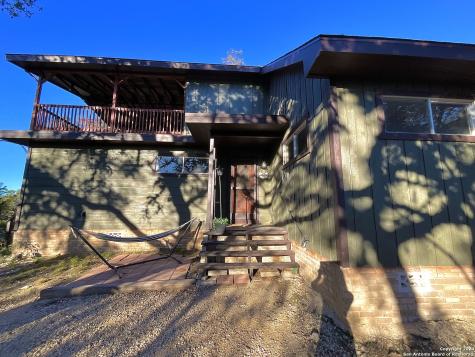 400 Black Bass Road Lakehills TX 78063
