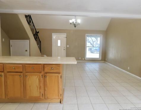 30 Crestline Drive Pleasanton TX 78064