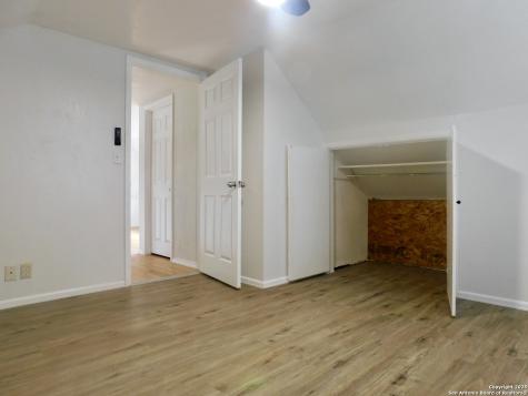 30 Crestline Drive Pleasanton TX 78064