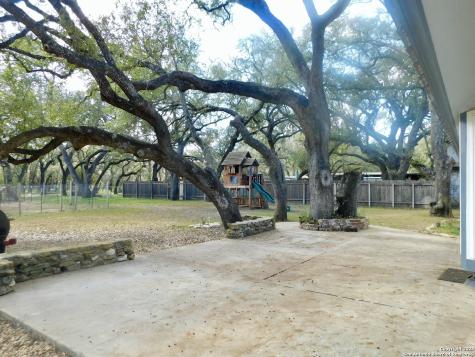 30 Crestline Drive Pleasanton TX 78064