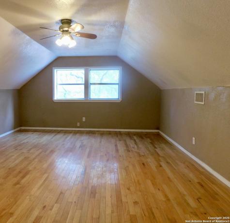 30 Crestline Drive Pleasanton TX 78064