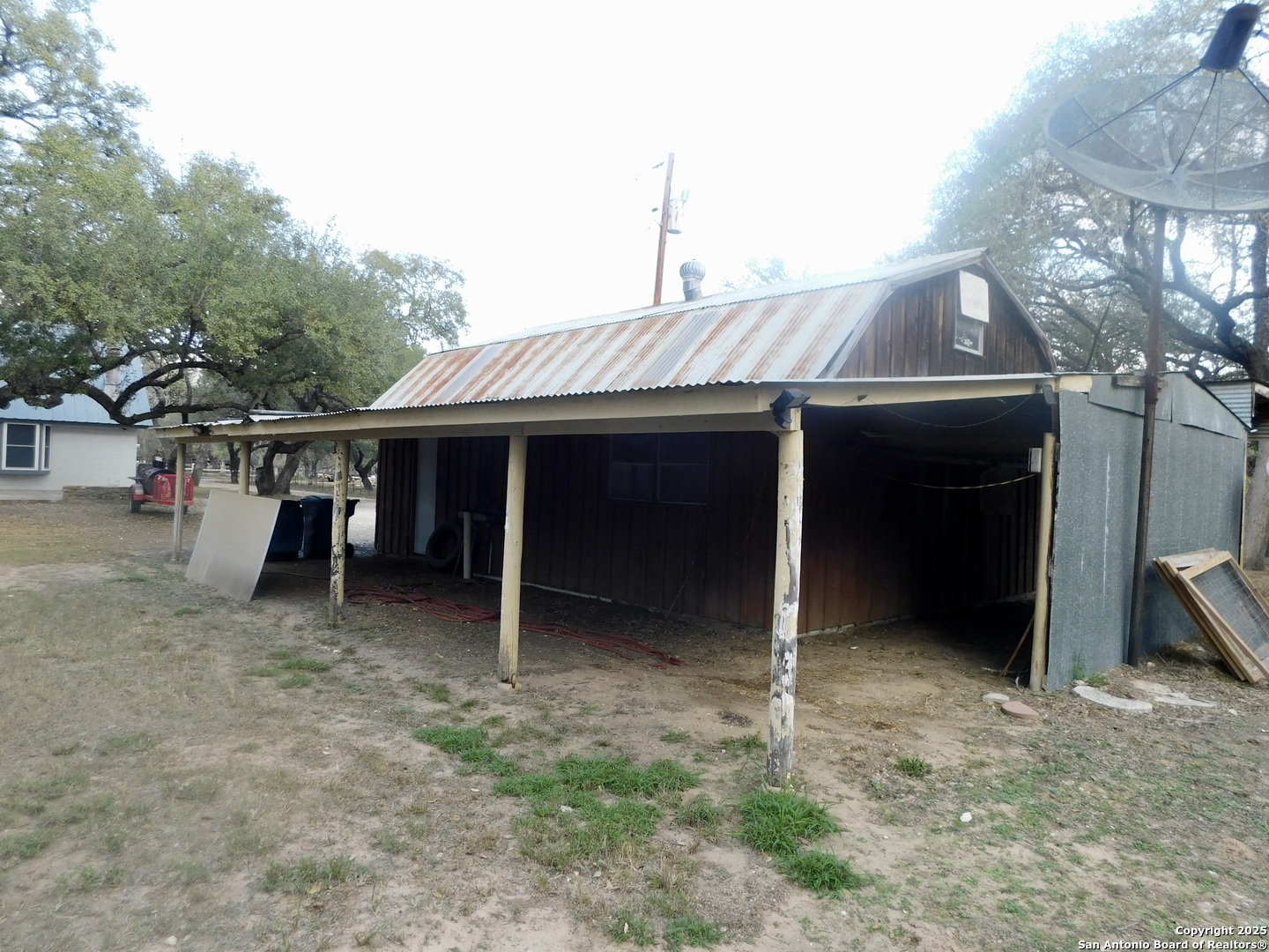 30 Crestline Drive Pleasanton TX 78064