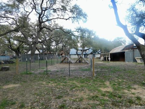30 Crestline Drive Pleasanton TX 78064