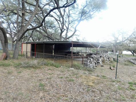 30 Crestline Drive Pleasanton TX 78064
