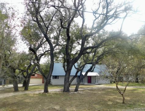 30 Crestline Drive Pleasanton TX 78064