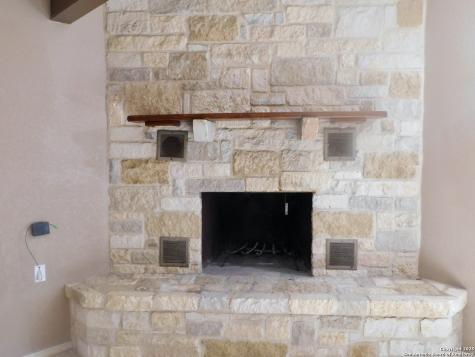 30 Crestline Drive Pleasanton TX 78064