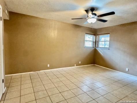 30 Crestline Drive Pleasanton TX 78064