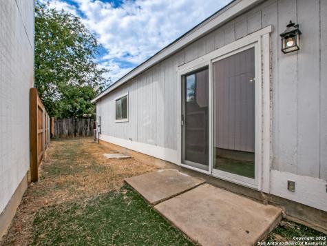 7727 Chatsworth San Antonio TX 78250