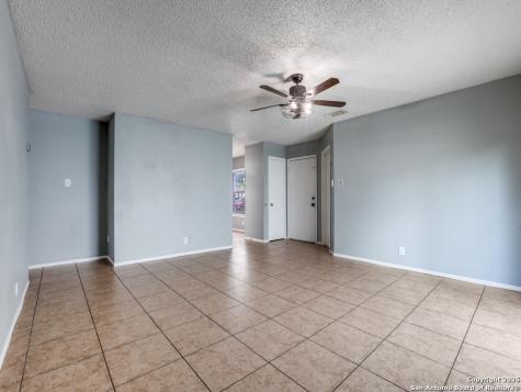7727 Chatsworth San Antonio TX 78250
