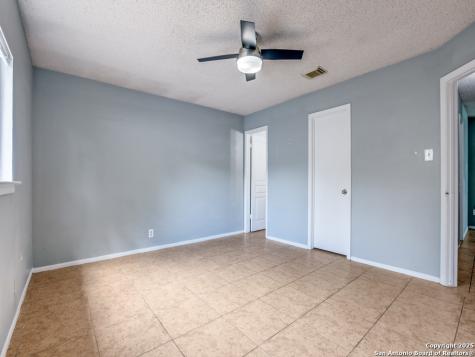 7727 Chatsworth San Antonio TX 78250