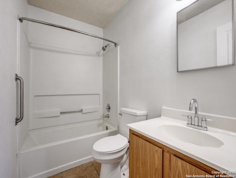 7727 Chatsworth San Antonio TX 78250