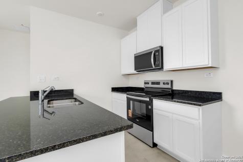 4121 Woodside Drive Seguin TX 78155