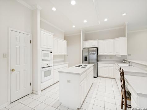 4 Inwood Ridge San Antonio TX 78248