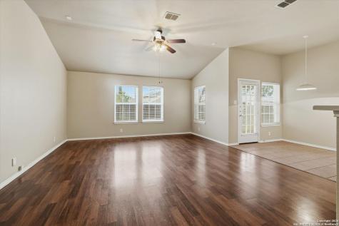 4914 Gemsbuck Chase San Antonio TX 78251