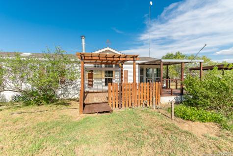 702 County Road 315 Stockdale TX 78160