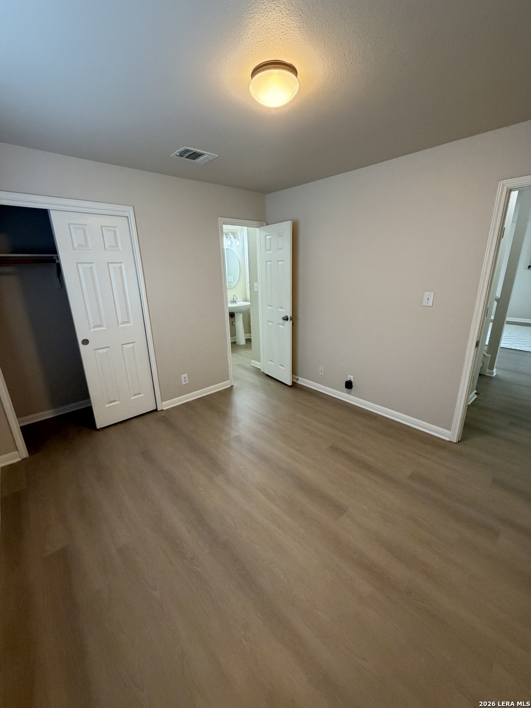 6411 Castle San Antonio TX 78218