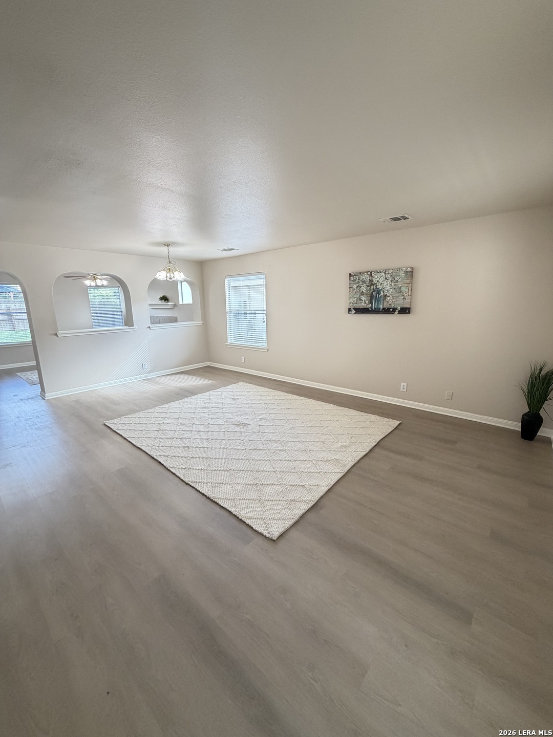 6411 Castle San Antonio TX 78218
