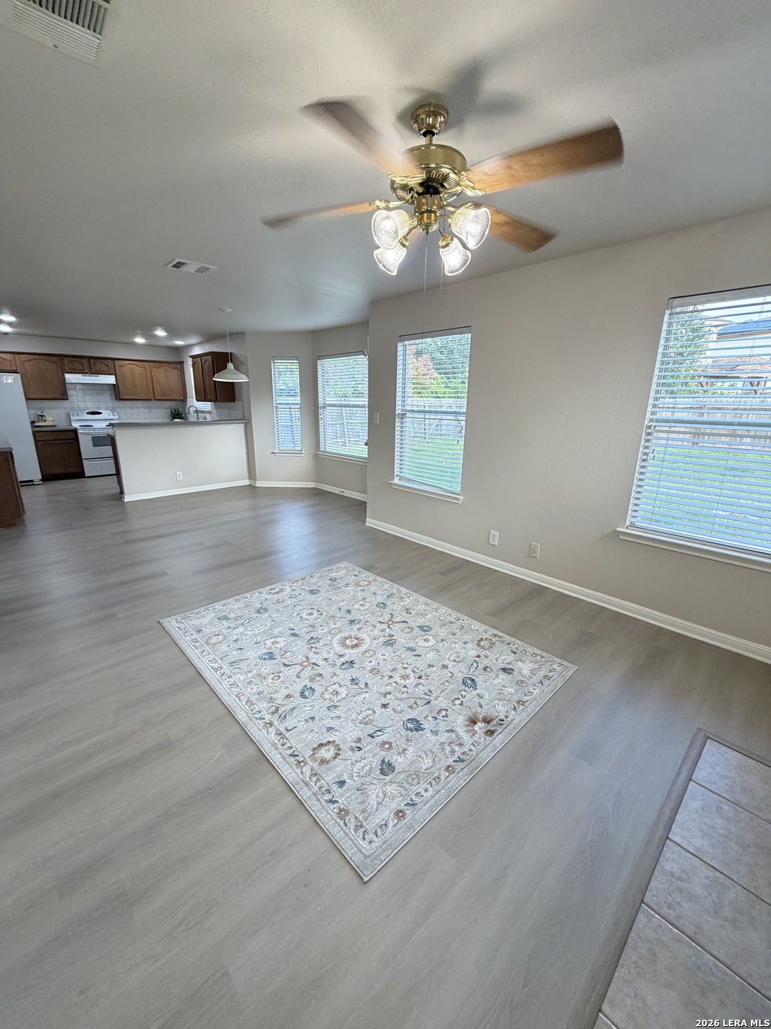 6411 Castle San Antonio TX 78218