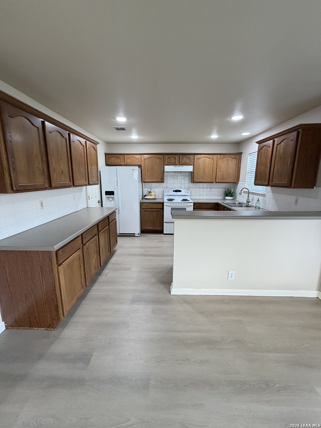6411 Castle San Antonio TX 78218